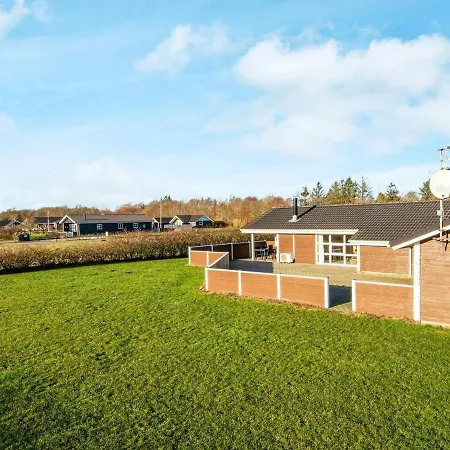6 Person Holiday In Hemmet *
