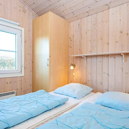 6 Person Holiday In Hemmet *
